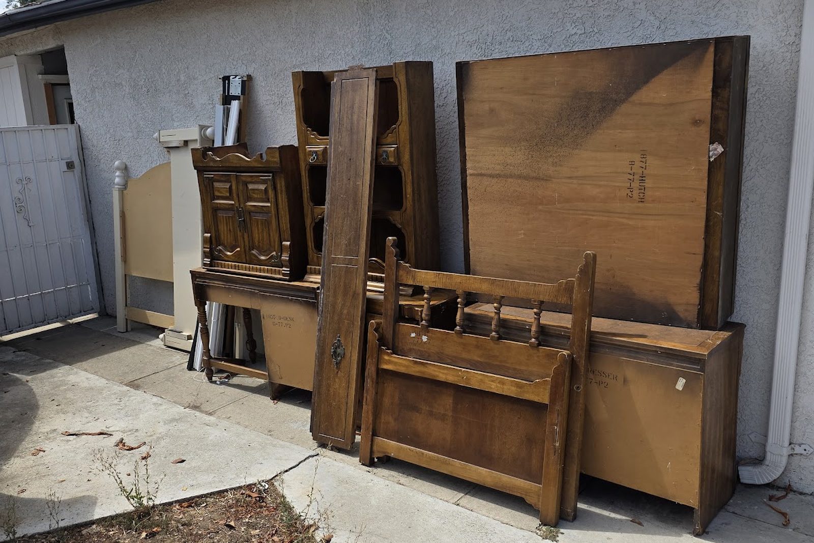 Professional Furniture and Appliance Removal service by Dump It Dude Junk Solutions in Fullerton, California - licensed and insured junk removal contractor